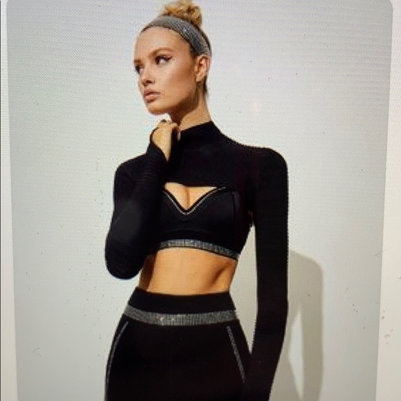 lululemon shrug